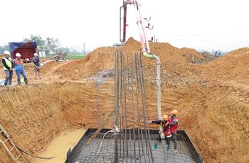 Cận cảnh thi công hố móng đường dây 500kV Lào Cai - Vĩnh Yên